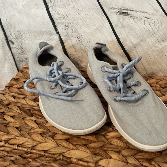 Allbirds light blue sneakers - Picture 3 of 6